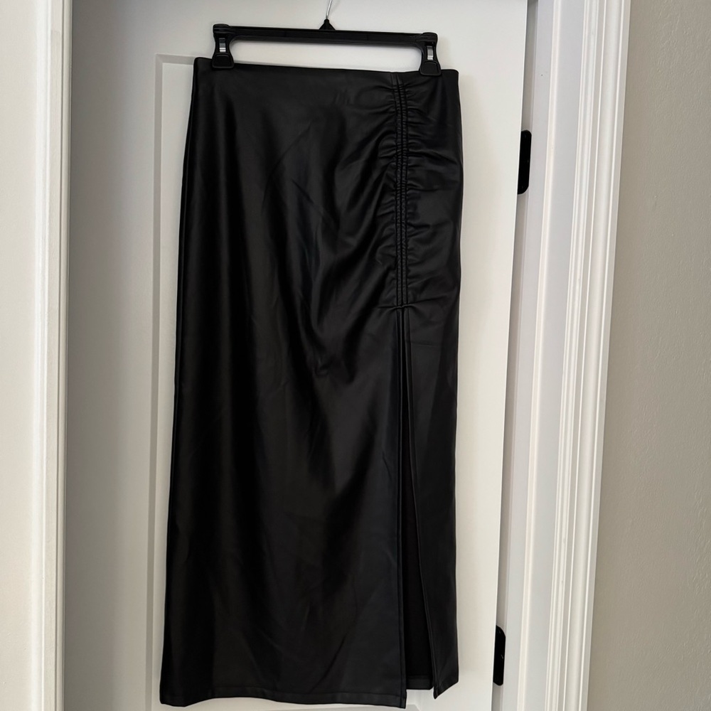 NWT Topshop Curve Ruched Faux Leather Maxi Slit Skirt - Picture 3 of 9